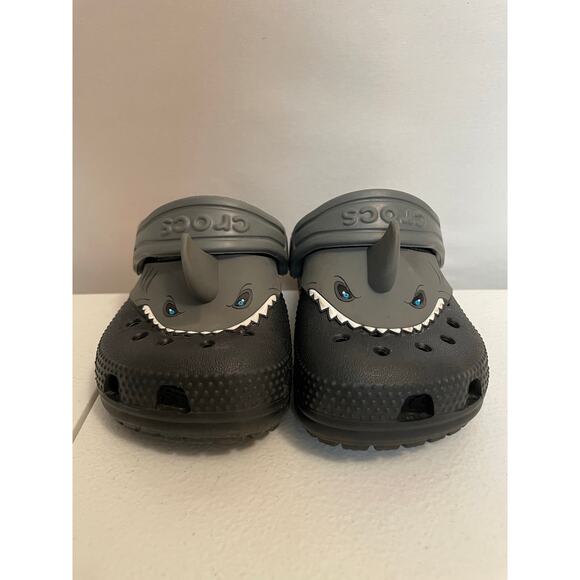 CROCS 2 pair children‎ size 6 Blue pair and Shark gray/black EUC - Picture 6 of 16